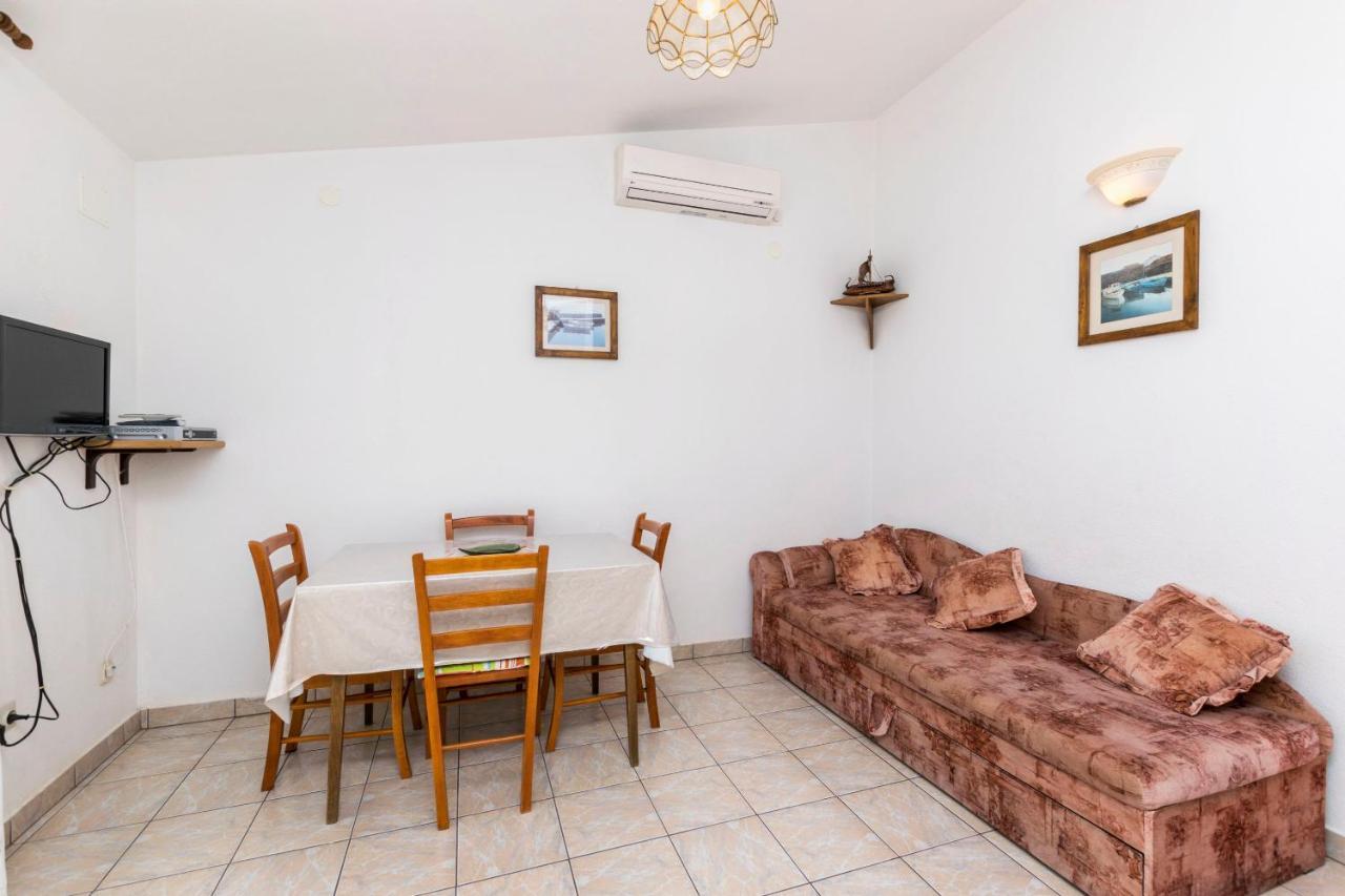 Apartments Neda Trogir Eksteriør billede